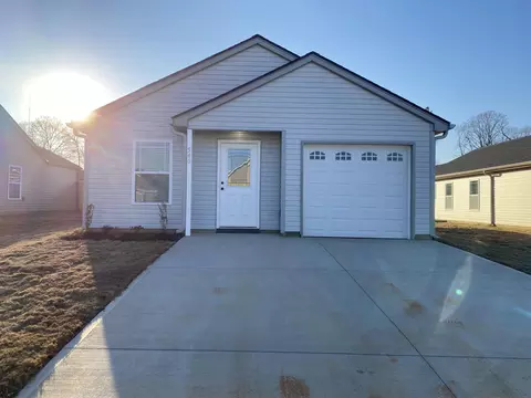 540 Molly Parker Ln, Spartanburg, SC 29301