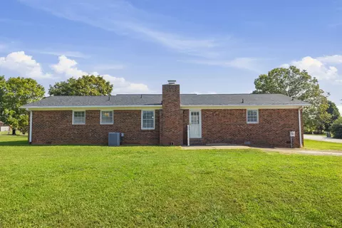 Exterior - 210 Saluda Rd, Moore, SC 29369 photo 9 of 13