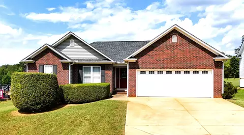 1018 Knollwood Acres Rd, Boiling Springs, SC 29316