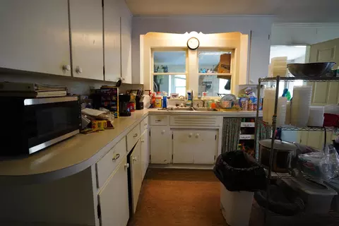 Kitchen - 4561 Babb Rd, Greer, SC 29651 photo 3 of 3