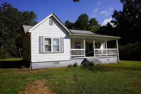 Exterior - 4561 Babb Rd, Greer, SC 29651 photo 2 of 11
