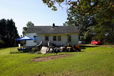 Exterior - 4561 Babb Rd, Greer, SC 29651 photo 7 of 11