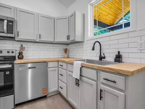 705 Broad St, Gaffney, SC 29341 photo 6