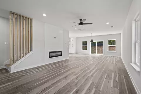 101 Daisy Ln, Easley, SC 29640 photo 4