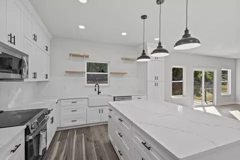 101 Daisy Ln, Easley, SC 29640 photo 8