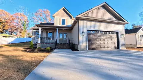 242 Red Hawk Dr, Campobello, SC 29322