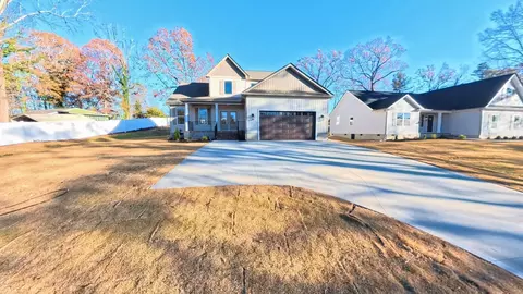 242 Red Hawk Dr, Campobello, SC 29322 photo 3