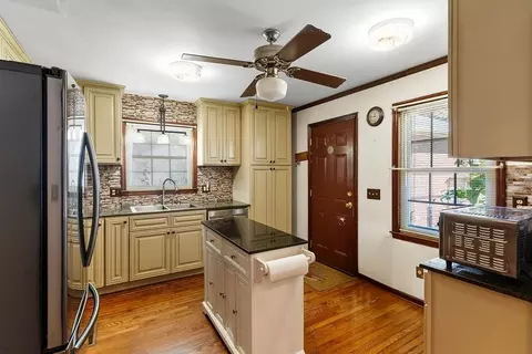 Kitchen - 307 Glendale Rd, Union, SC 29379 photo 2 of 4