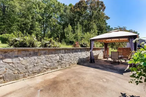 Exterior - 307 Glendale Rd, Union, SC 29379 photo 7 of 10