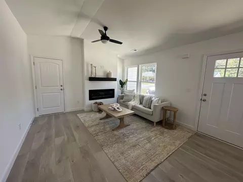 Living - 355 E Floyd Baker Blvd, Gaffney, SC 29340 photo 1 of 1