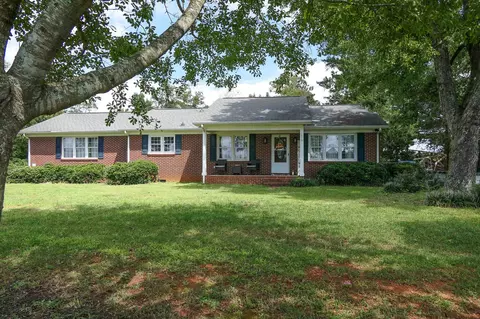 1316 Swofford Dr, Cowpens, SC 29330