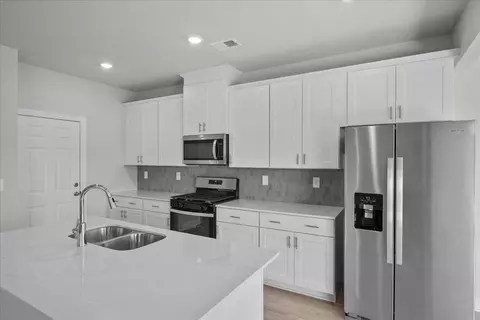 Kitchen - 410 Shortleaf Ln, Pendleton, SC 29670 photo 2 of 3