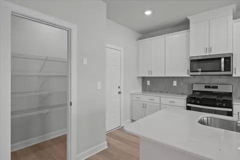 Entry Way - 410 Shortleaf Ln, Pendleton, SC 29670 photo 5 of 8
