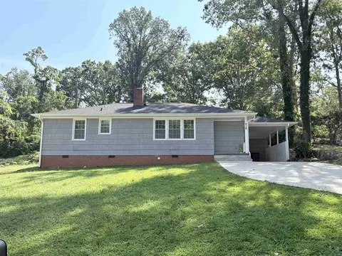 516 Pennwood Dr, Spartanburg, SC 29306