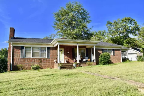 7 N Humphrey St, Inman, SC 29349