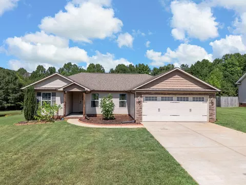 176 Summer Lady Ln, Boiling Springs, SC 29316