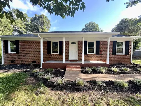 146 Crestmont Dr, Gaffney, SC 29341