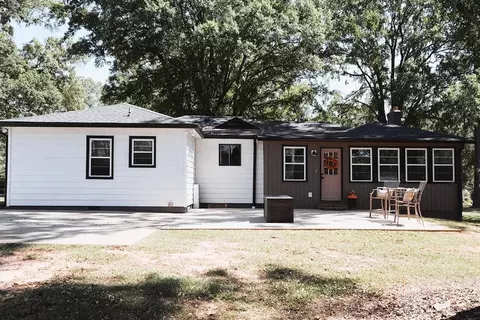 Exterior - 202 Pine St, Gaffney, SC 29340 photo 4 of 6