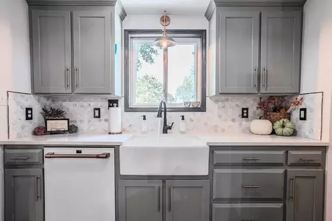 Kitchen - 202 Pine St, Gaffney, SC 29340 photo 2 of 7