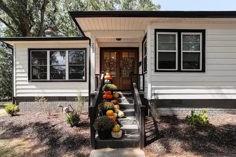 Exterior - 202 Pine St, Gaffney, SC 29340 photo 3 of 6