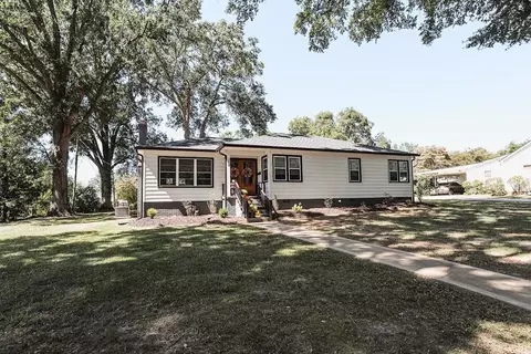Exterior - 202 Pine St, Gaffney, SC 29340 photo 2 of 6