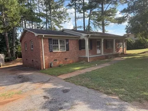 2031 Evergreen Dr, Boiling Springs, SC 29316