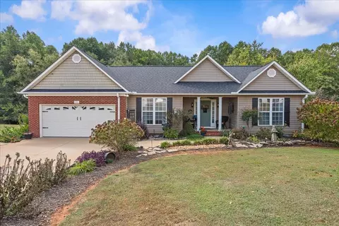 236 Summer Lady Ln, Boiling Springs, SC 29316