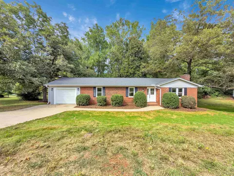 109 Mckinney St, Chesnee, SC 29323