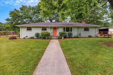 102 Muse Cir, Greer, SC 29651