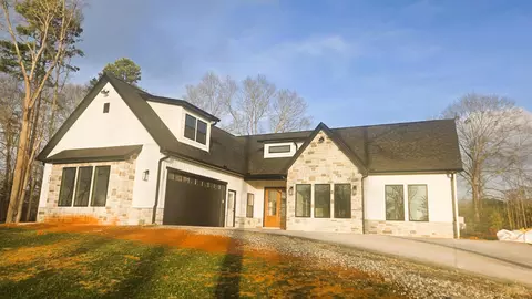257 Ridge Rd, Wellford, SC 29385