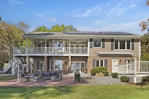 576 Thorn Cove Dr, Chesnee, SC 29323