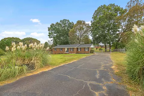 104 Hilldale Dr, Boiling Springs, SC 29316