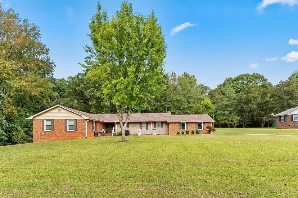 Exterior - 101 Hidden Hill Rd, Union, SC 29379 photo 6 of 11