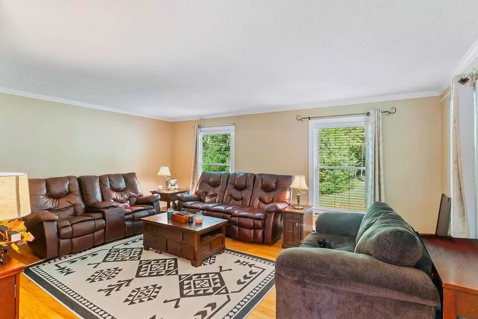 Living - 101 Hidden Hill Rd, Union, SC 29379 photo 2 of 3