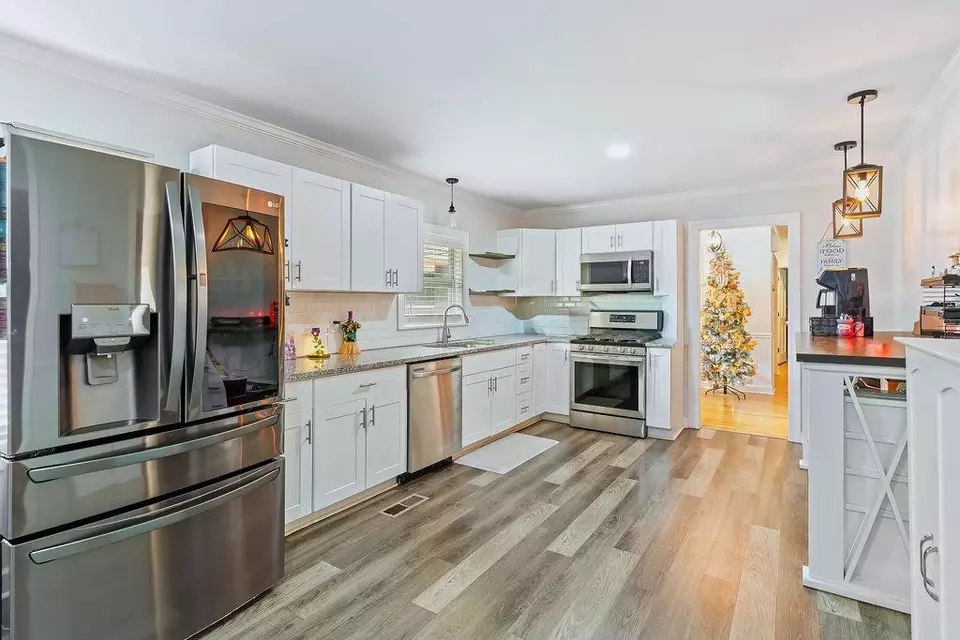 Kitchen - 101 Hidden Hill Rd, Union, SC 29379 photo 1 of 2