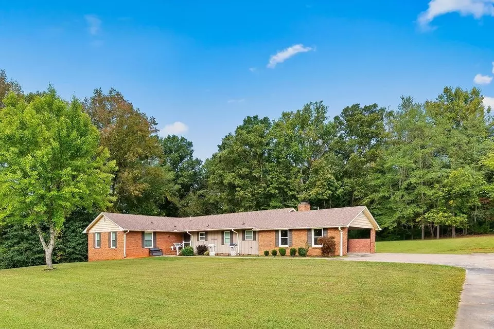 Exterior - 101 Hidden Hill Rd, Union, SC 29379 photo 2 of 11