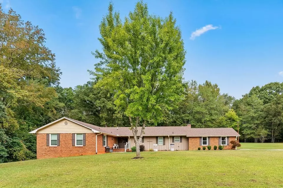 Exterior - 101 Hidden Hill Rd, Union, SC 29379 photo 1 of 11