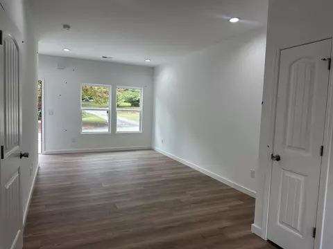 Living - 401 Morgan St, Greer, SC 29651 photo 1 of 1