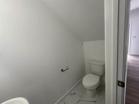 Bath - 401 Morgan St, Greer, SC 29651 photo 2 of 4