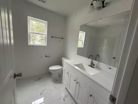 Bath - 401 Morgan St, Greer, SC 29651 photo 3 of 4