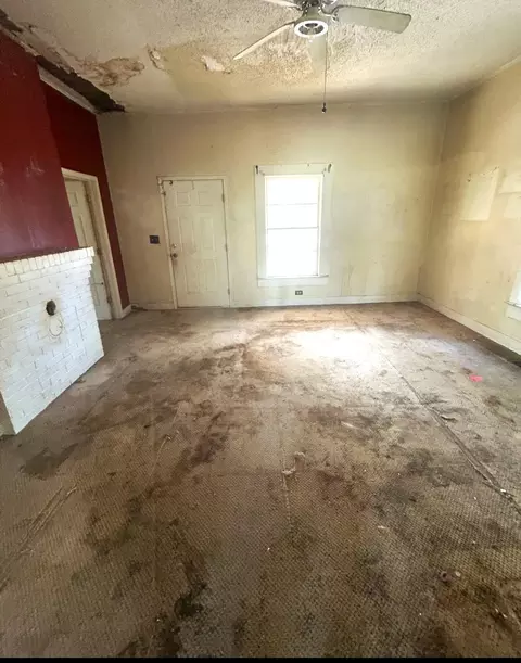 Living - 2 Geer St, Greer, SC 29650 photo 1 of 1