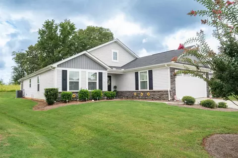 811 Shady Oak Ct, Boiling Springs, SC 29316