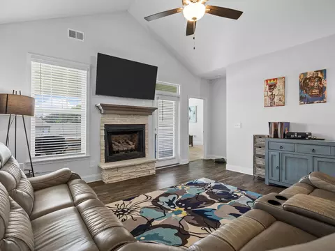 Living - 845 Judah Dr, Moore, SC 29369 photo 3 of 4