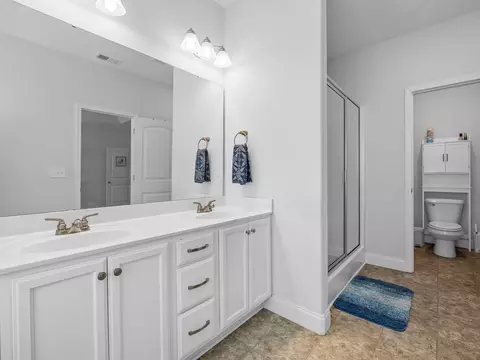 Bath - 845 Judah Dr, Moore, SC 29369 photo 2 of 6