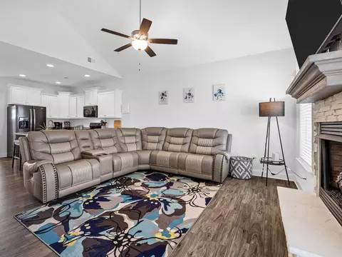 Living - 845 Judah Dr, Moore, SC 29369 photo 2 of 4