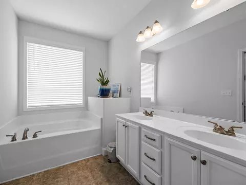 Bath - 845 Judah Dr, Moore, SC 29369 photo 1 of 6