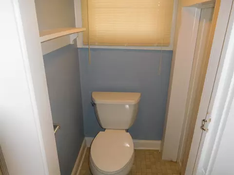 Bath - 113 Escambia Ave, Gaffney, SC 29340 photo 1 of 3