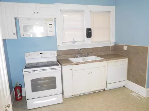 Kitchen - 113 Escambia Ave, Gaffney, SC 29340 photo 2 of 2