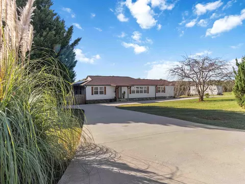 318 Wilkins Rd, Campobello, SC 29322