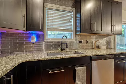 Kitchen - 134 W Celestial Dr, Greer, SC 29651 photo 4 of 7